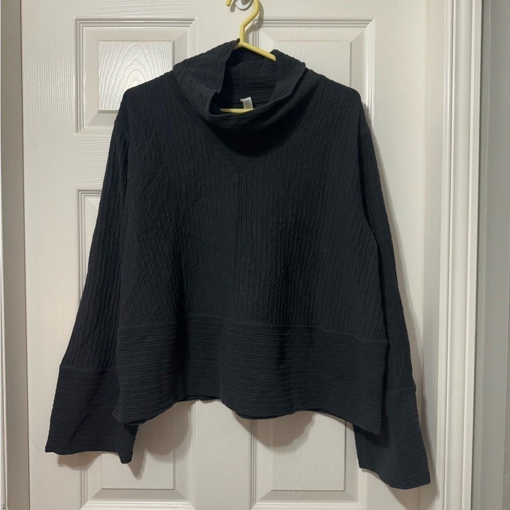 Lululemon retreat yourself pullover size m/l euc